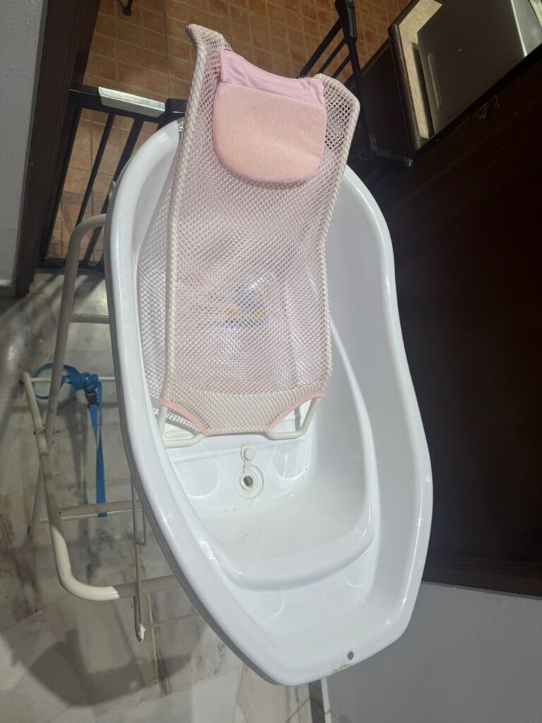Baby BathTub by Babylove