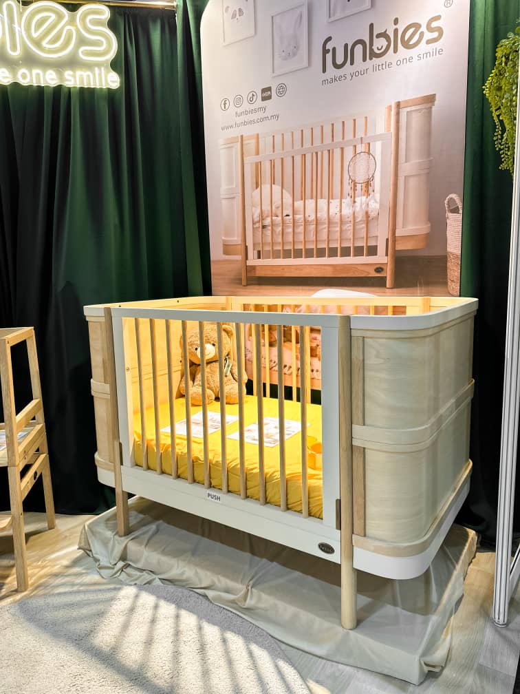 Funbies baby cot